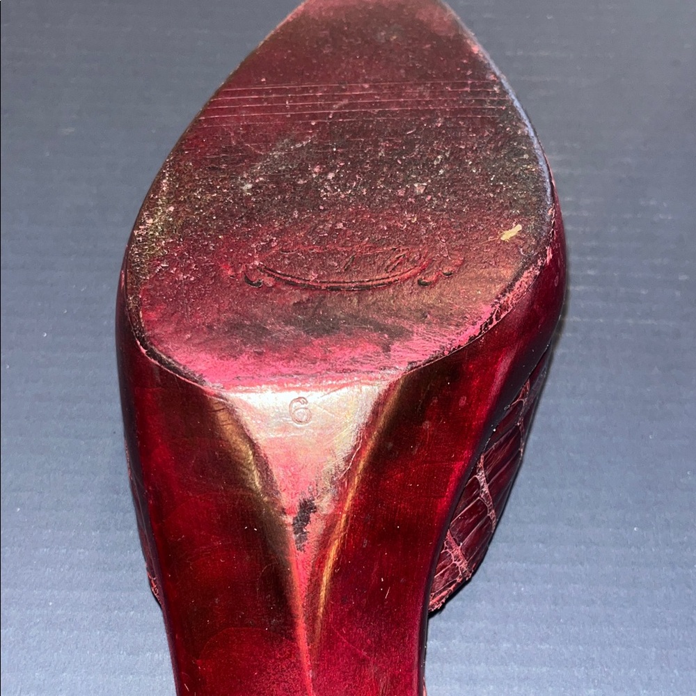 Salpy Burgundy Croc-Embossed Pointed Mule Heels, Size 6 - Picture 4 of 5